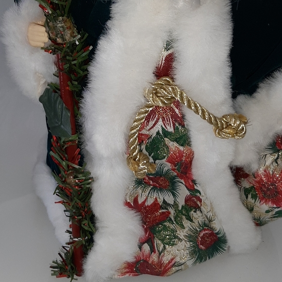 Wintertime Santa - Picture 5 of 8